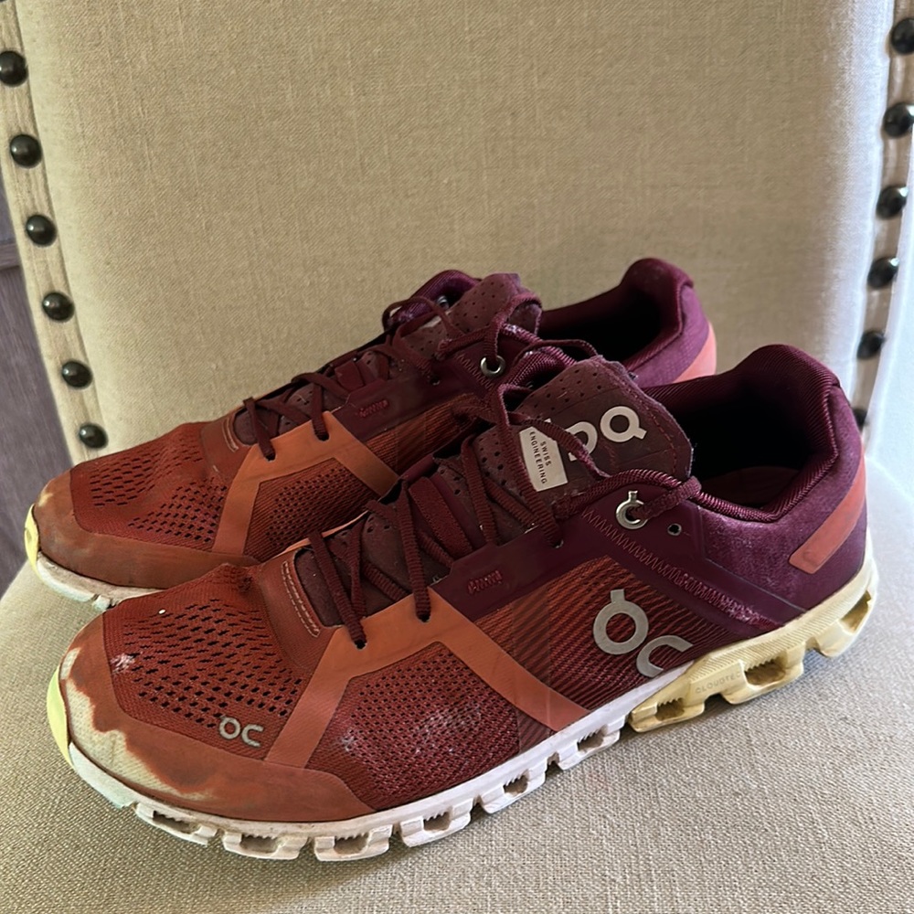 ON On Cloud Men’s Running Shoes Sneakers Burgundy Size 9